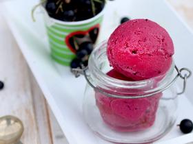 blackcurrant_ice_cream_1